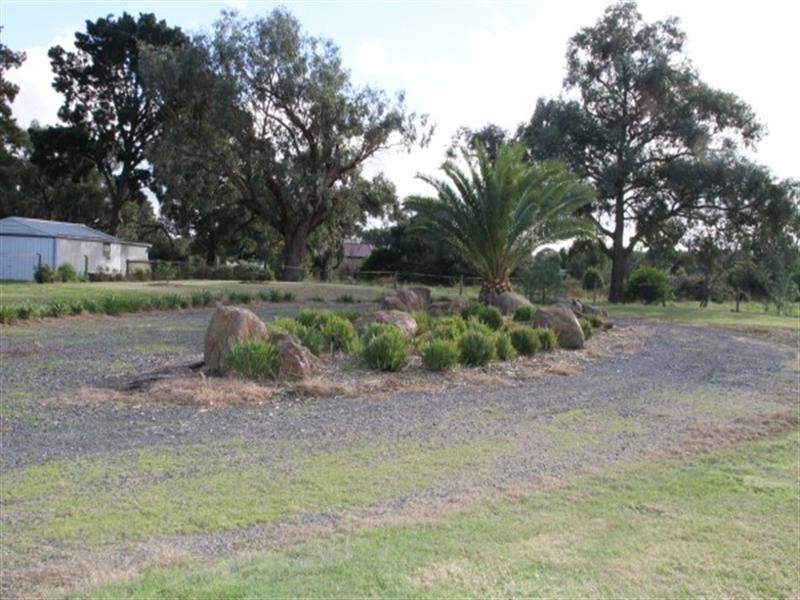 98 Weeroona Way, Langwarrin South VIC 3911