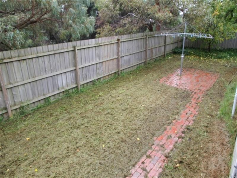 2/1 Kenilworth Avenue, Frankston VIC 3199