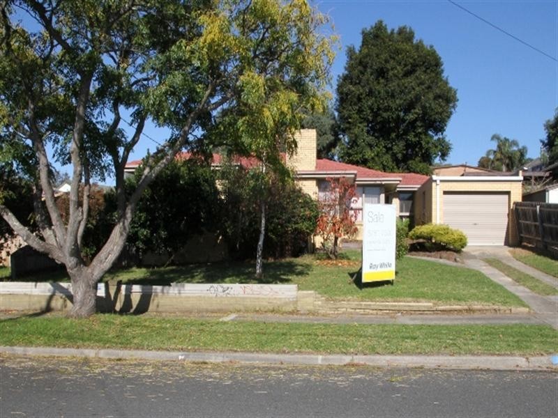 8 Woorilla Court, Frankston VIC 3199