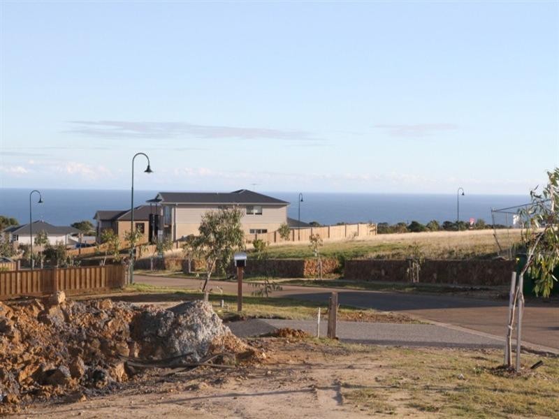 25 Waterview Drive, Mount Martha VIC 3934