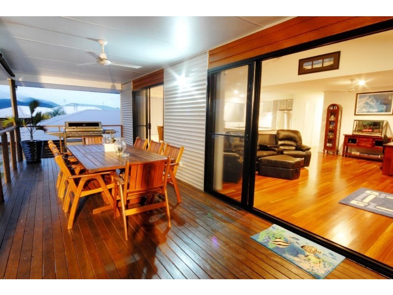 55 Country Road, Cannonvale QLD 4802