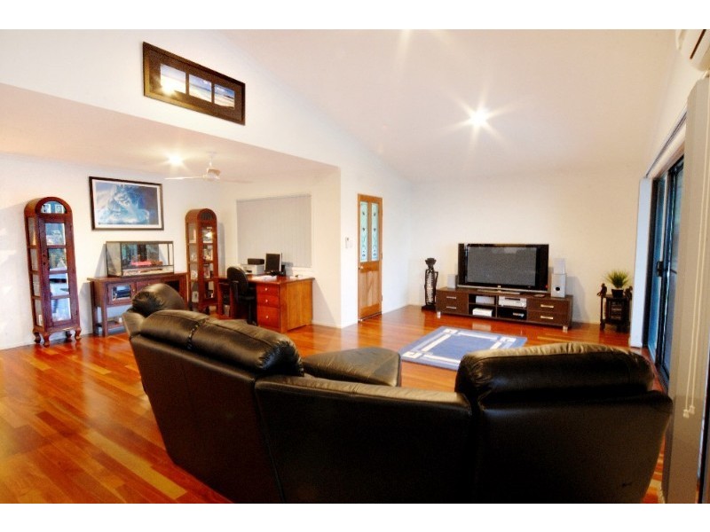 55 Country Road, Cannonvale QLD 4802