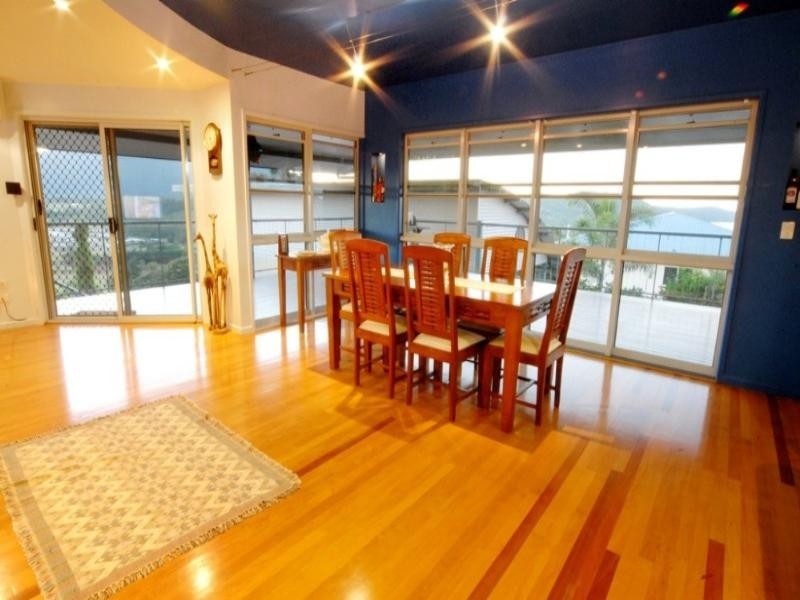 8/14 Hamilton Avenue, Cannonvale QLD 4802