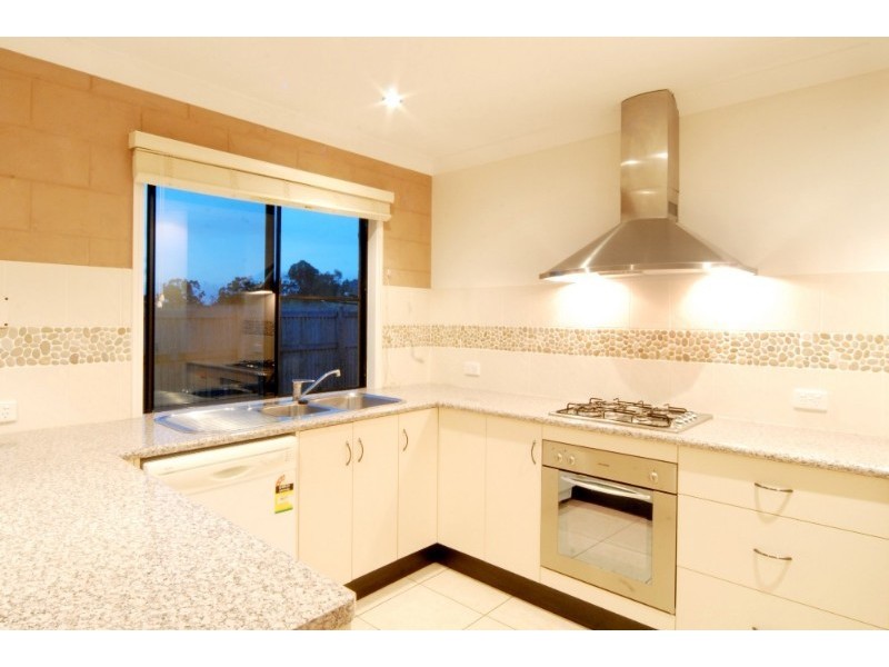 3 Shelley Close, Cannonvale QLD 4802