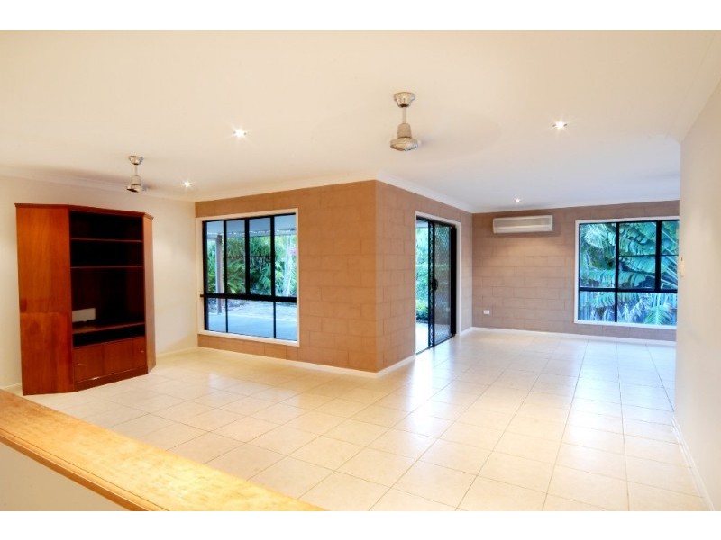 3 Shelley Close, Cannonvale QLD 4802