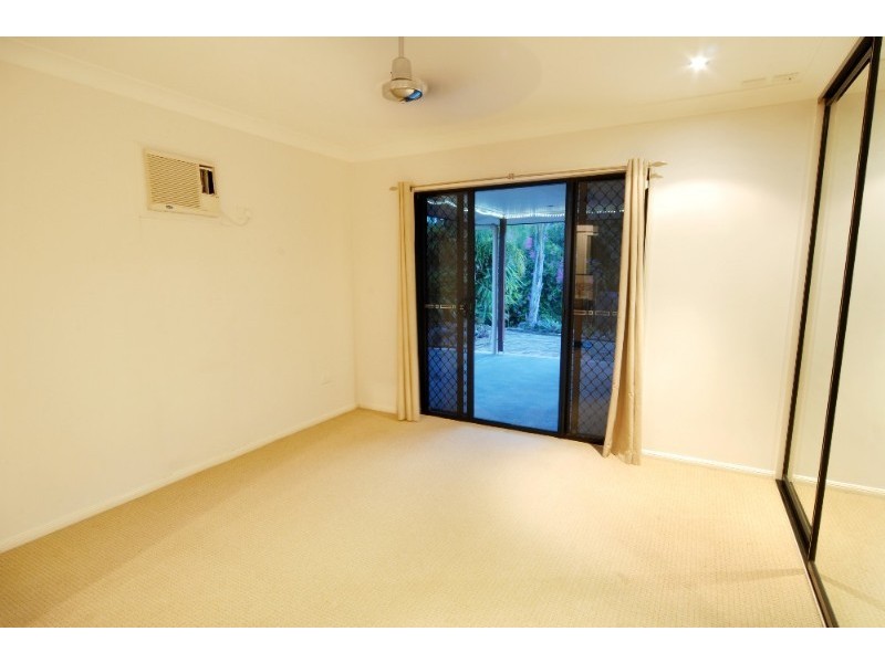3 Shelley Close, Cannonvale QLD 4802