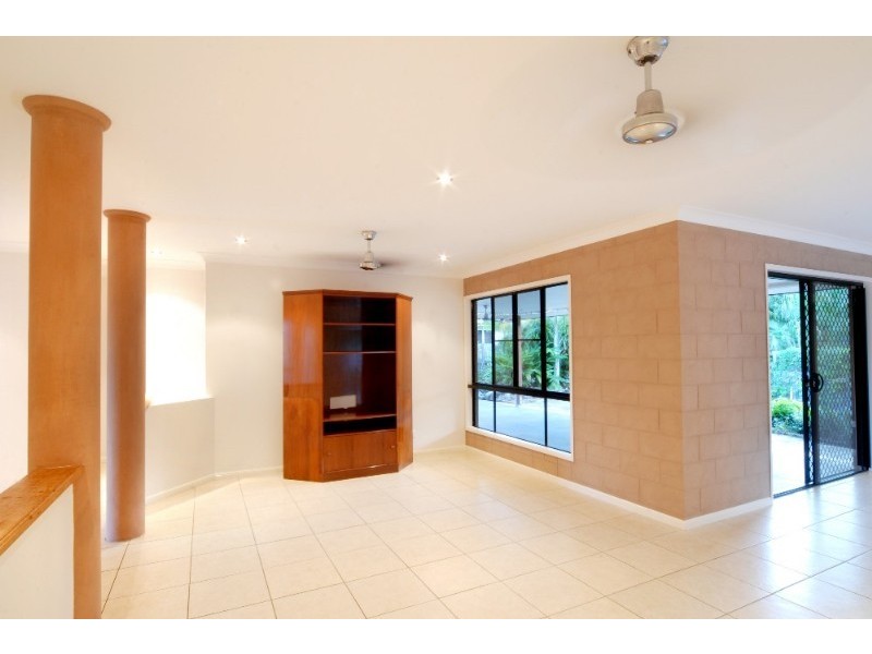 3 Shelley Close, Cannonvale QLD 4802