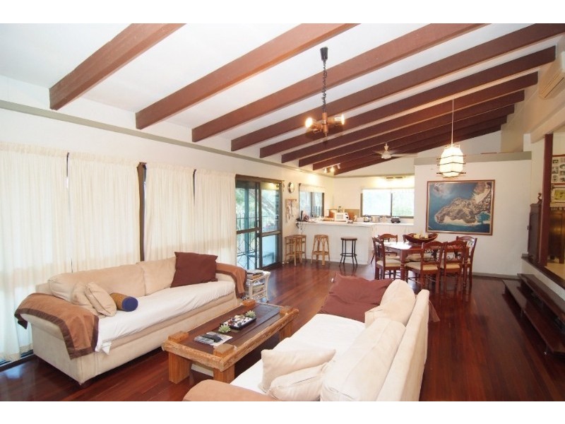 228 Paluma Road, Cannonvale QLD 4802