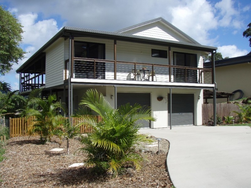 76 Country Road, Cannonvale QLD 4802