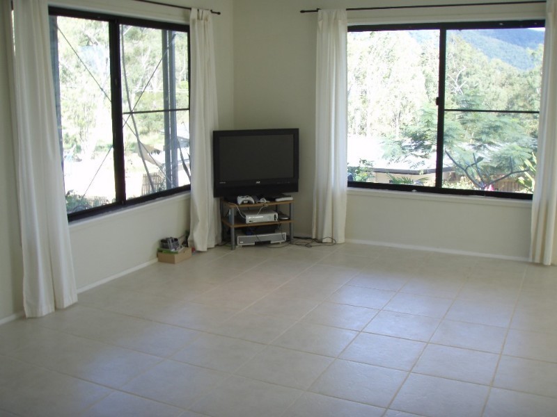 76 Country Road, Cannonvale QLD 4802