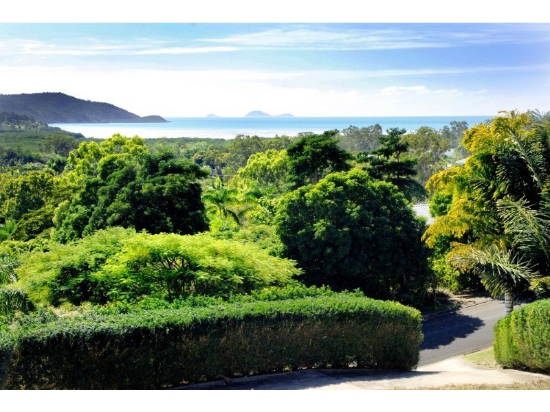 3 South Molle Boulevard, Cannonvale QLD 4802