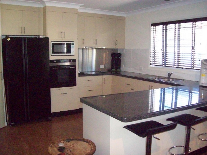 1 Shelley Close, Cannonvale QLD 4802
