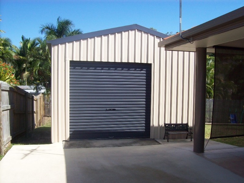 1 Shelley Close, Cannonvale QLD 4802
