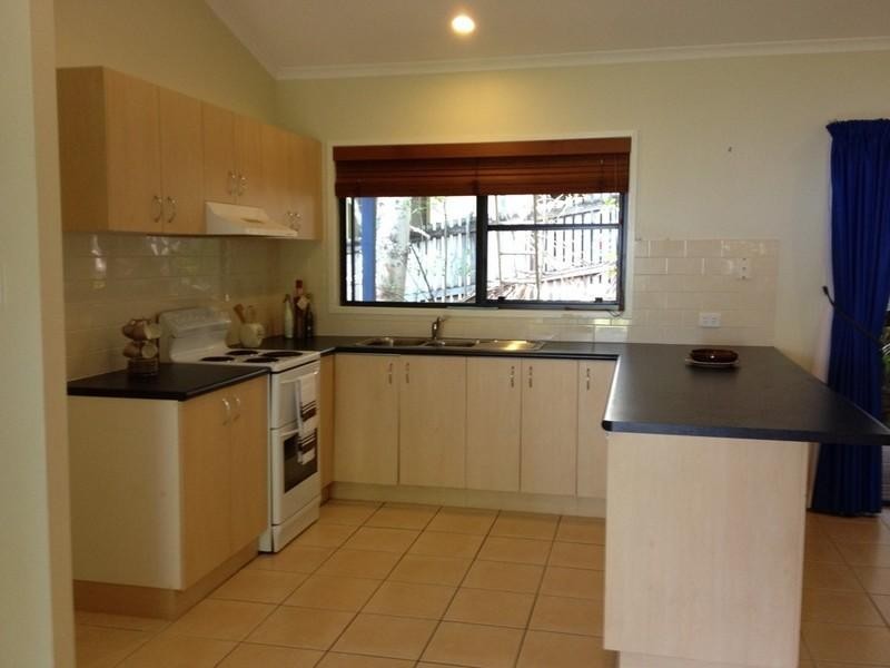 5/6 Border Drive, Cannonvale QLD 4802