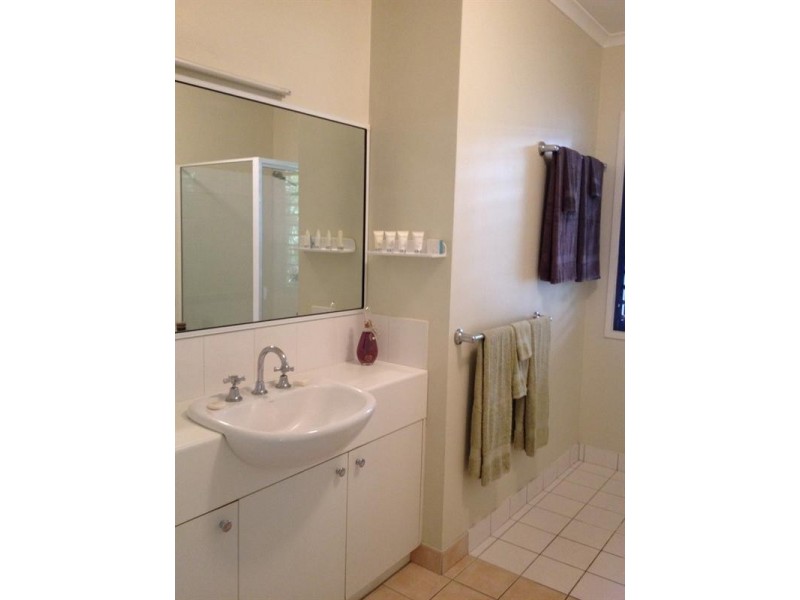 5/6 Border Drive, Cannonvale QLD 4802
