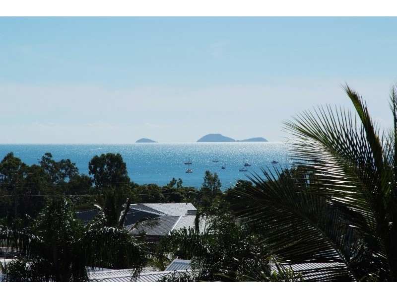26/2 Eshelby Drive, Cannonvale QLD 4802