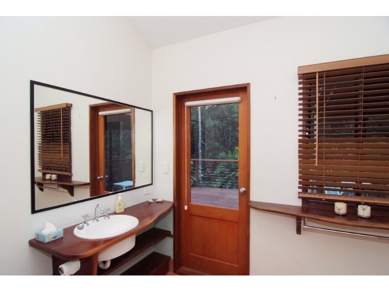 122 Orchid Road, Cannonvale QLD 4802