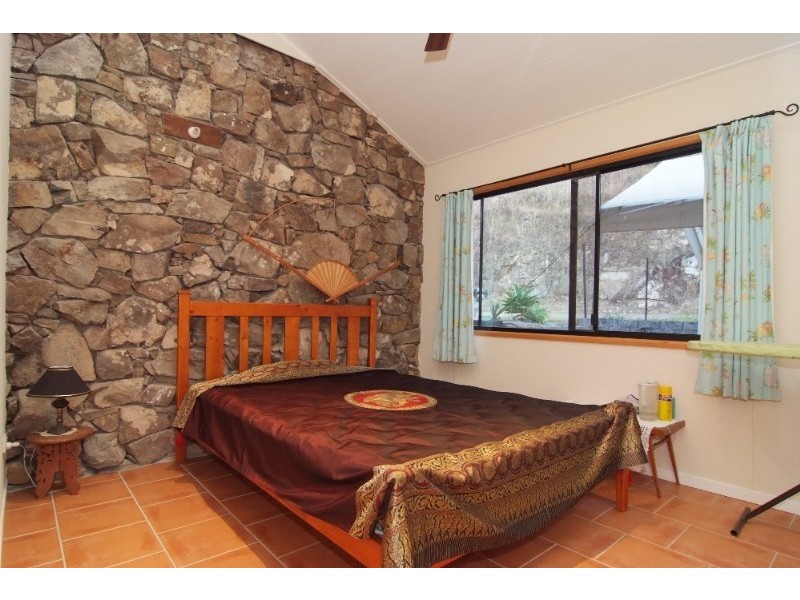 122 Orchid Road, Cannonvale QLD 4802