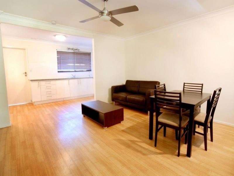 1-4/9 Pleasant Drive, Cannonvale QLD 4802