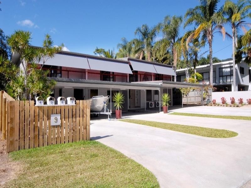 1-4/9 Pleasant Drive, Cannonvale QLD 4802