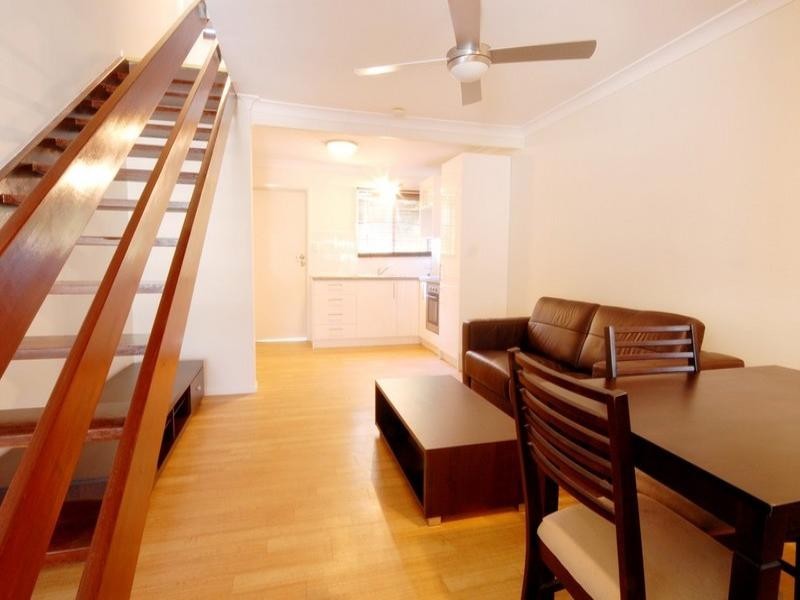 1-4/9 Pleasant Drive, Cannonvale QLD 4802