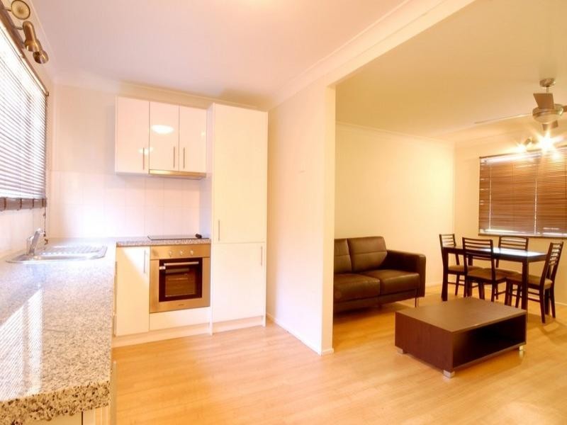 1-4/9 Pleasant Drive, Cannonvale QLD 4802