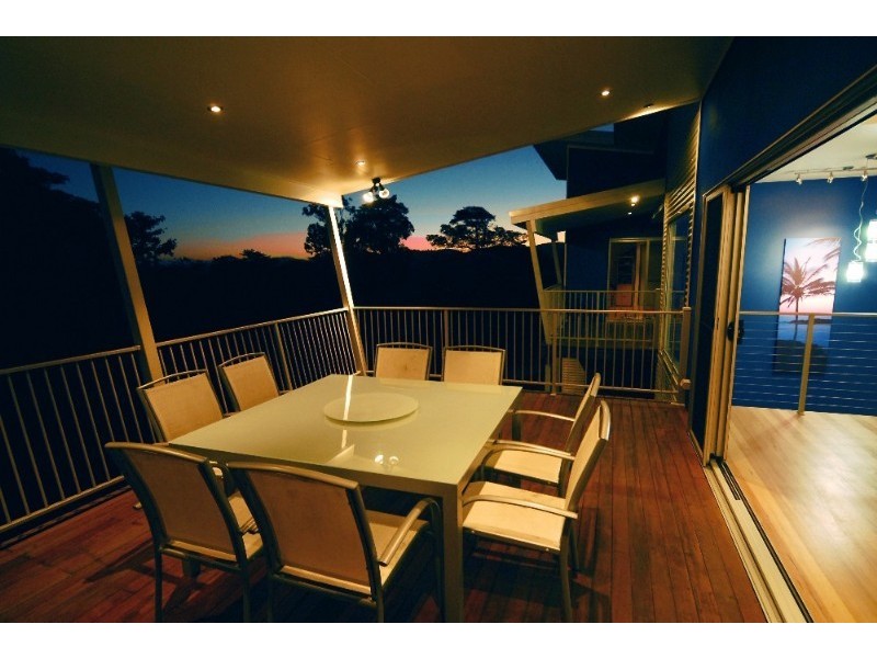 117 Kookaburra Drive, Cannonvale QLD 4802