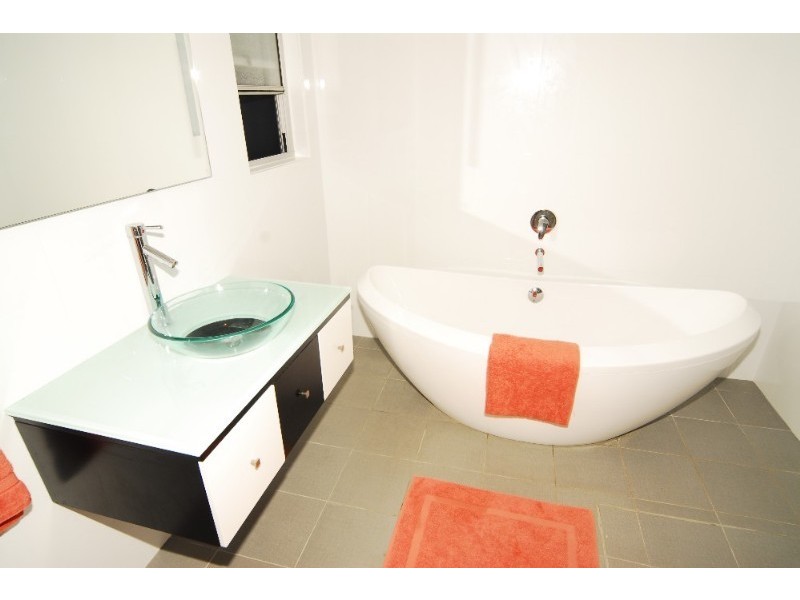 117 Kookaburra Drive, Cannonvale QLD 4802