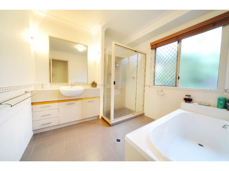 2/1 Wills Court, Cannonvale QLD 4802