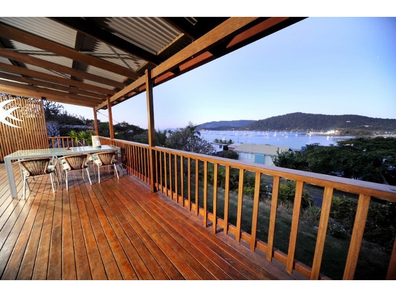 8 Hillcrest Avenue, Airlie Beach QLD 4802