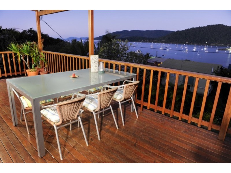 8 Hillcrest Avenue, Airlie Beach QLD 4802