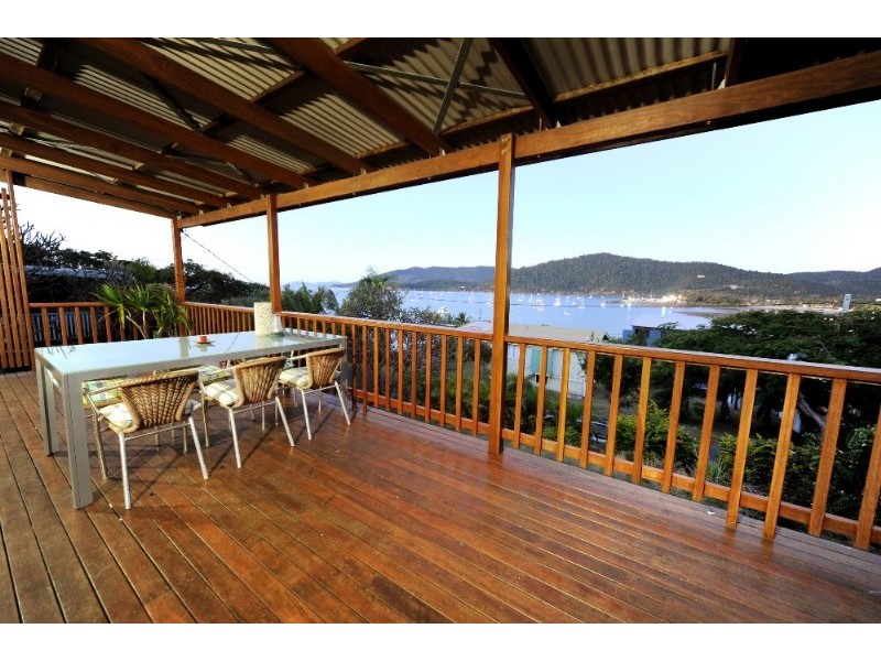 8 Hillcrest Avenue, Airlie Beach QLD 4802