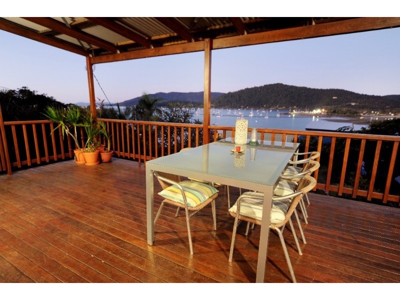 8 Hillcrest Avenue, Airlie Beach QLD 4802