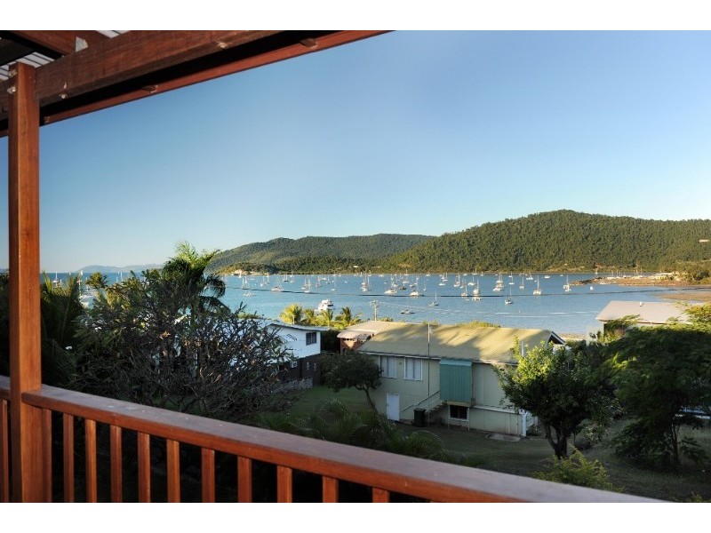 8 Hillcrest Avenue, Airlie Beach QLD 4802