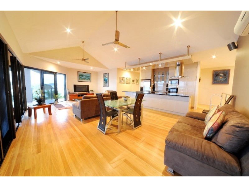 7 Shutehaven Close, Shute Harbour QLD 4802