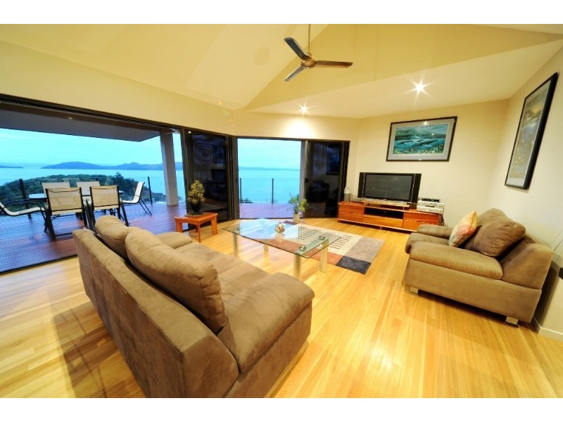 7 Shutehaven Close, Shute Harbour QLD 4802