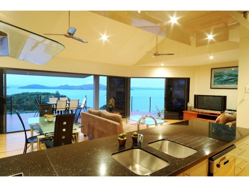 7 Shutehaven Close, Shute Harbour QLD 4802
