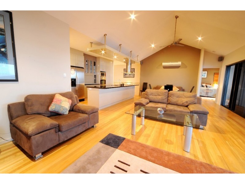 7 Shutehaven Close, Shute Harbour QLD 4802