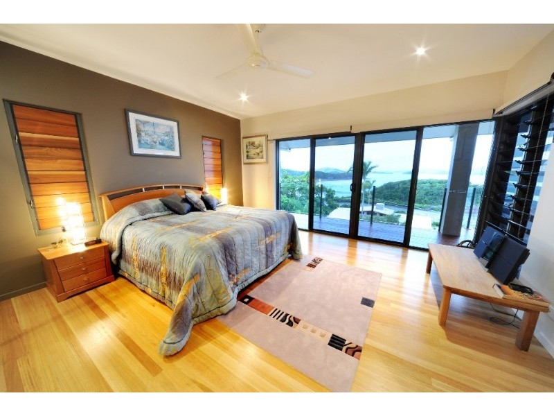 7 Shutehaven Close, Shute Harbour QLD 4802