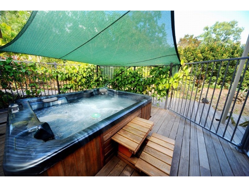 64 Valley Drive, Cannonvale QLD 4802