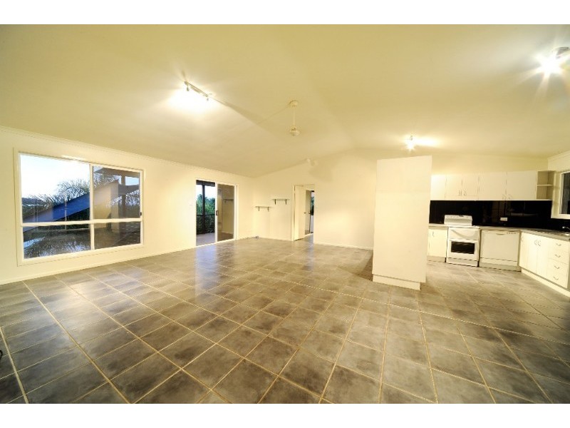 7 South Molle Boulevard, Cannonvale QLD 4802
