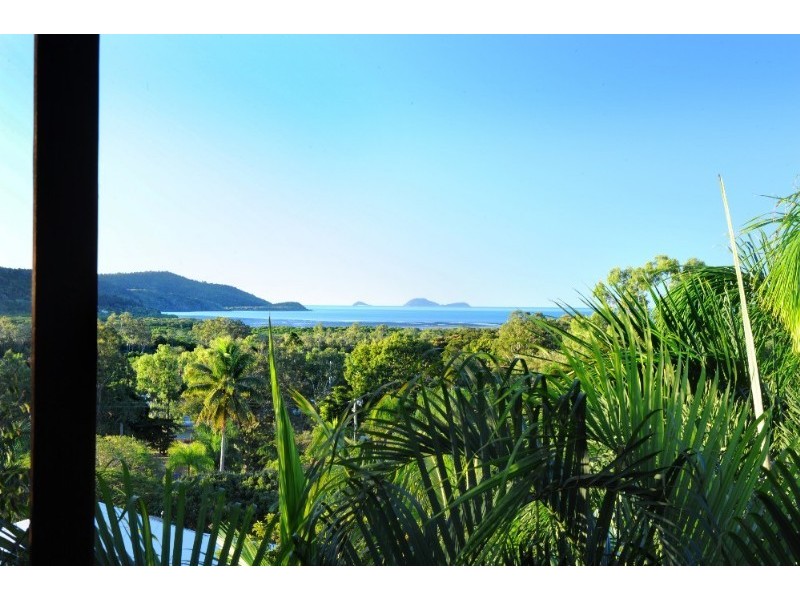 7 South Molle Boulevard, Cannonvale QLD 4802