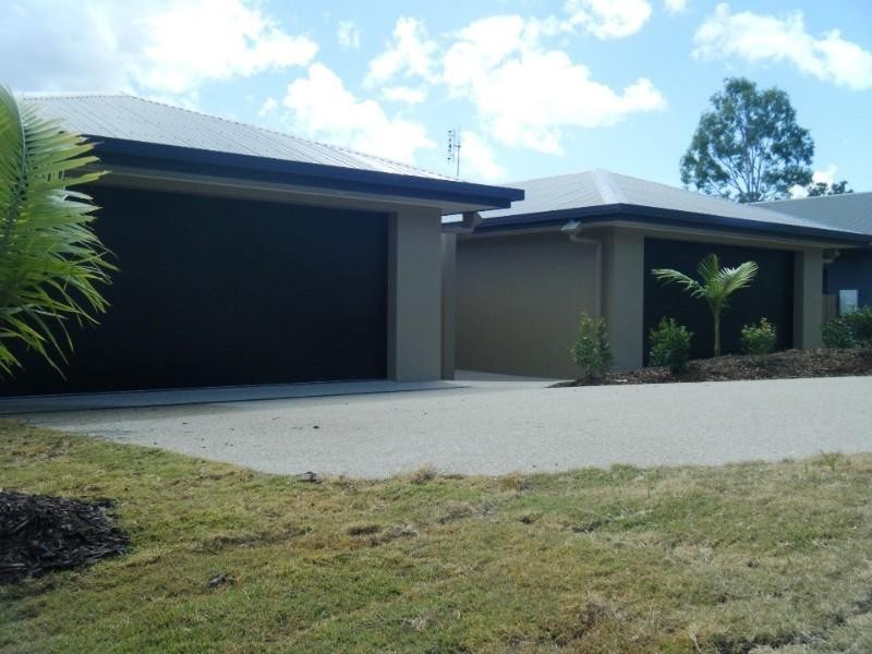 1&2/1 Ryben Court, Cannonvale QLD 4802