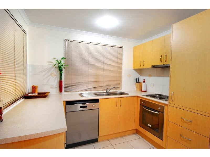 10/16 Beach Road, Cannonvale QLD 4802