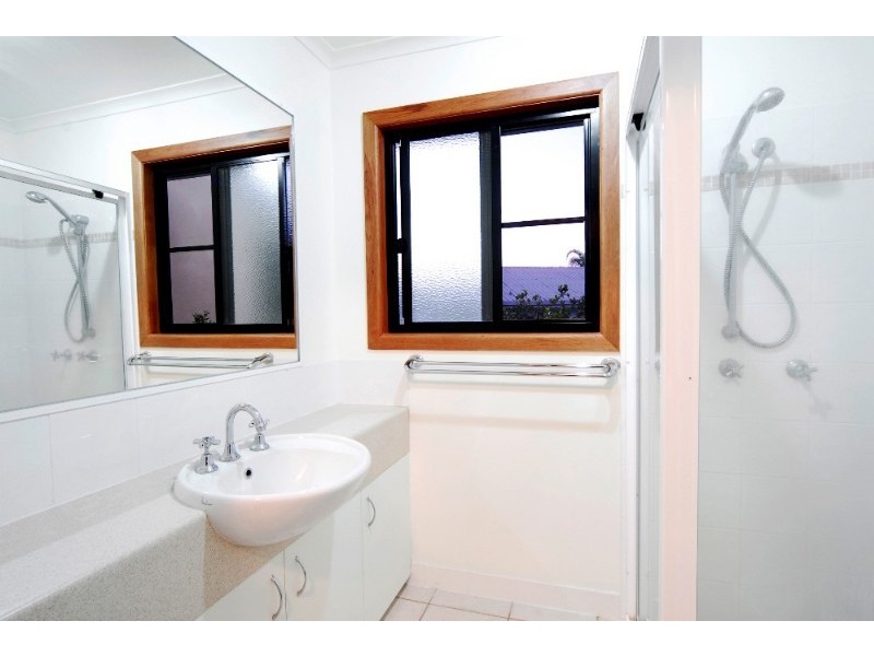 10/16 Beach Road, Cannonvale QLD 4802