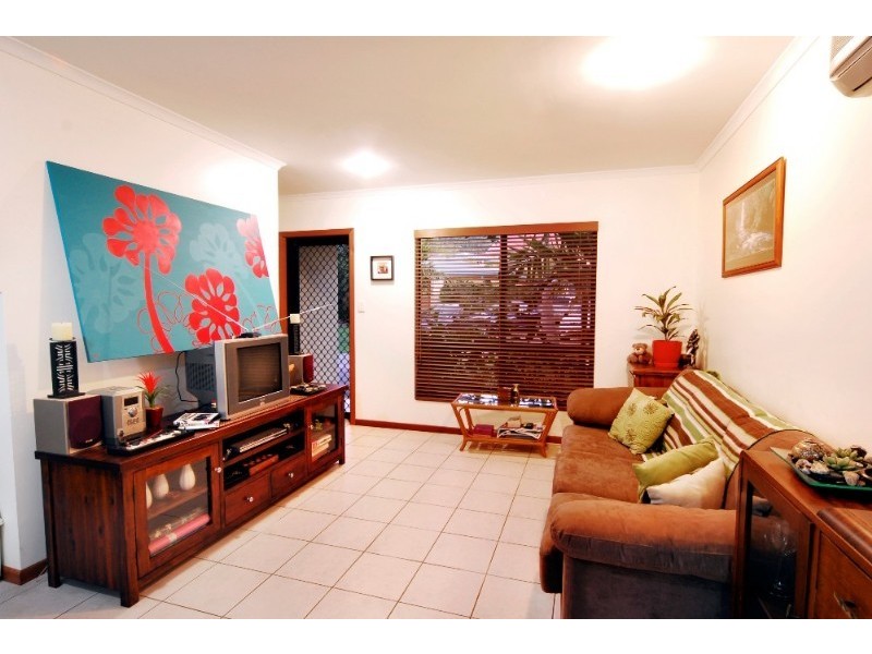 10/16 Beach Road, Cannonvale QLD 4802