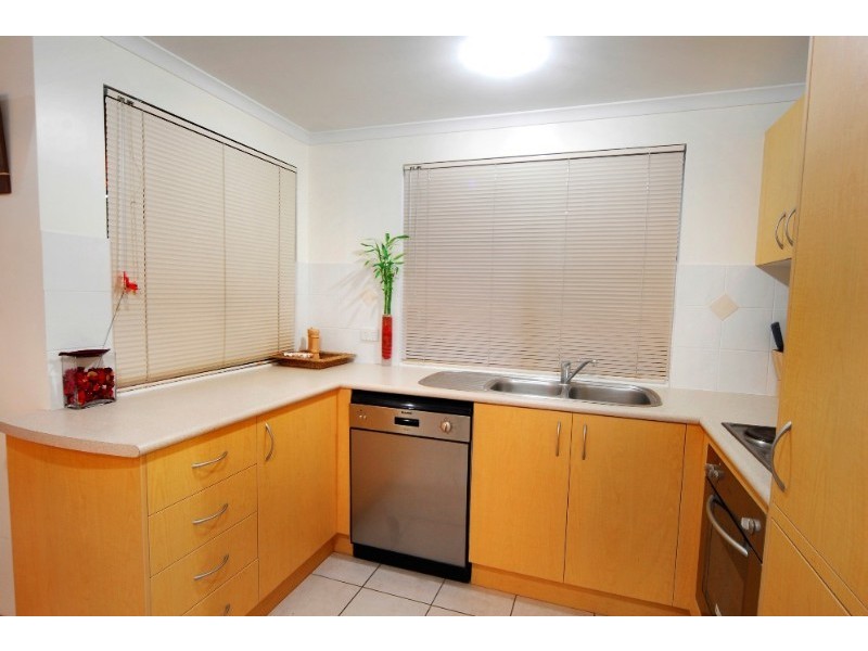 10/16 Beach Road, Cannonvale QLD 4802