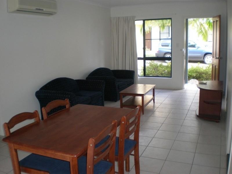 20/16 Beach Road, Cannonvale QLD 4802