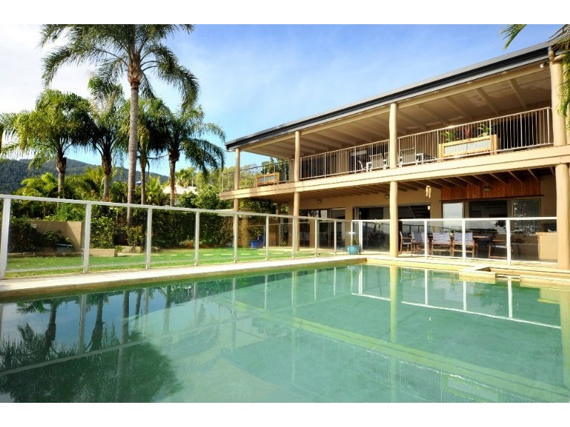 30 Coral Esplanade, Cannonvale QLD 4802