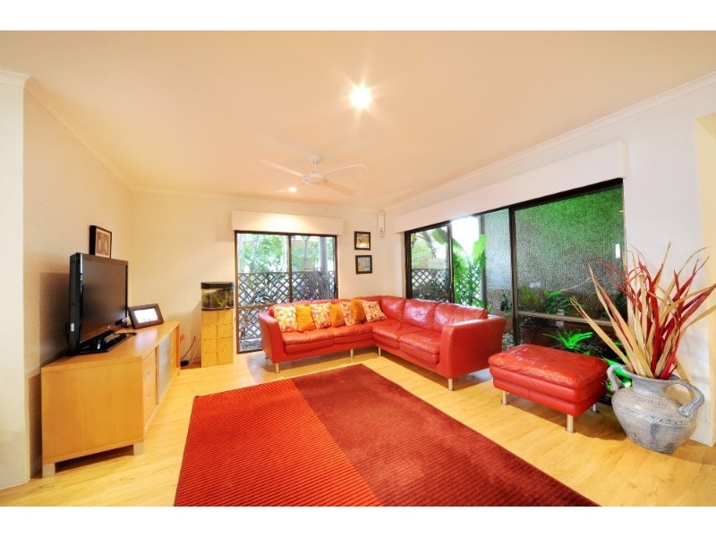 30 Coral Esplanade, Cannonvale QLD 4802